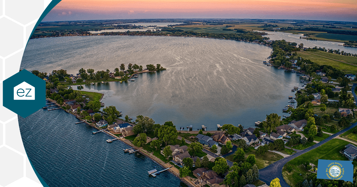 Aerial view of South Dakota lakefront houses with docks along the shoreline