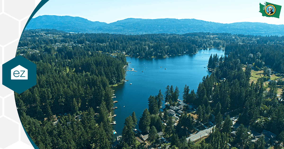 Aerial view of a Washington lakefront community